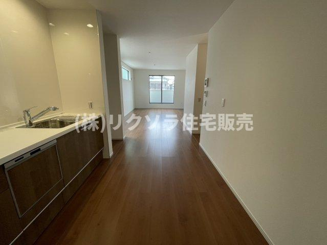 国松町　新築一戸建てのダイニング|LDK17.5帖
■物件内覧・資金計画相談・住宅ローン相談、リフォーム相談、お問合せ受付中■
※当日・翌日のご内覧、ご相談はお電話でのお問合せがスムーズです！