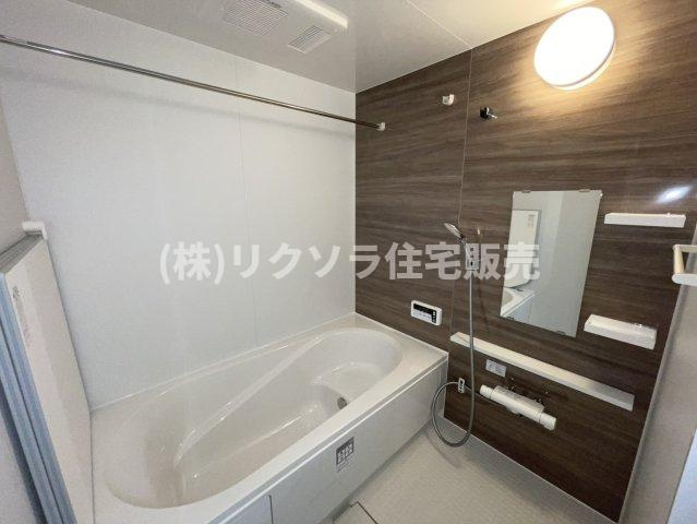 国松町　新築一戸建ての浴室|浴室乾燥機付き
■物件内覧・資金計画相談・住宅ローン相談、リフォーム相談、お問合せ受付中■
※当日・翌日のご内覧、ご相談はお電話でのお問合せがスムーズです！
