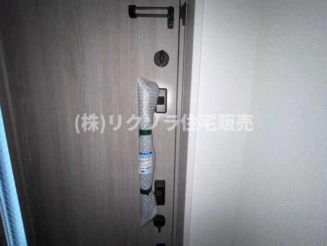 国松町　新築一戸建ての防犯設備|ツーシリンダー錠
■物件内覧・資金計画相談・住宅ローン相談、リフォーム相談、お問合せ受付中■
※当日・翌日のご内覧、ご相談はお電話でのお問合せがスムーズです！