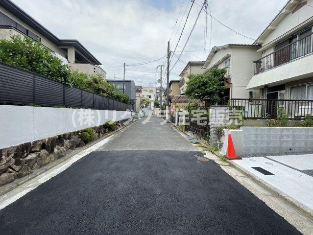 国松町　新築一戸建ての前面道路含む現地写真|■物件内覧・資金計画相談・住宅ローン相談、リフォーム相談、お問合せ受付中■
※当日・翌日のご内覧、ご相談はお電話でのお問合せがスムーズです！