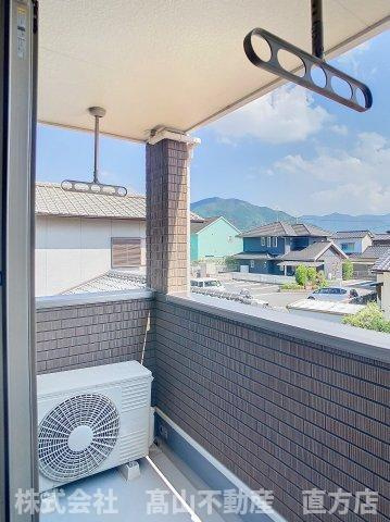 北九州市八幡西区馬場山緑のアパートのバルコニー