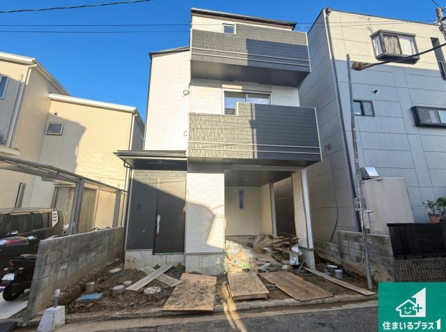 柏原市田辺　新築一戸建ての外観|現在建築中！落ち着いた街並みで新生活を始めることが出来そう！周辺の物件も併せてご紹介させて頂きます！