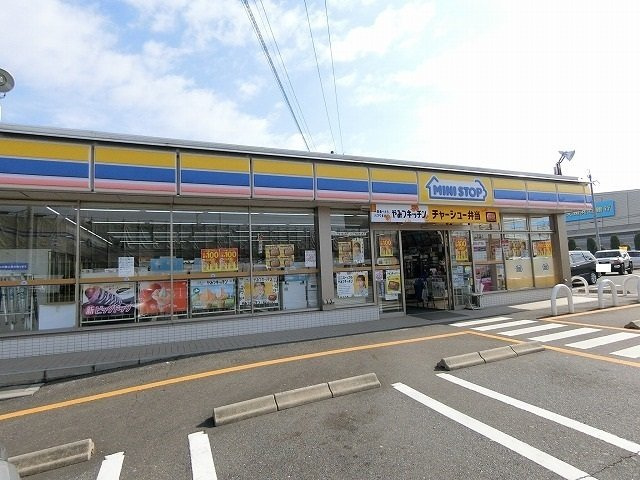 レジデンスソレイユＢの周辺|ミニストップ安八氷取店まで700m