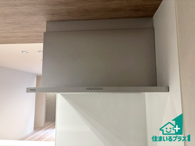 ■枚方市宮之阪　新築一戸建ての設備|汚れにくいスロットフィルタでお手入れラクラク！ＬＥＤ照明付き！