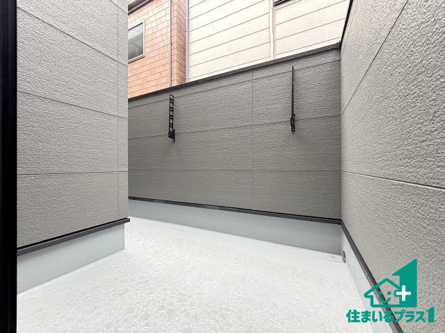 ■枚方市宮之阪　新築一戸建てのバルコニー|日当たりのよいバルコニー！お部屋が開放的に！