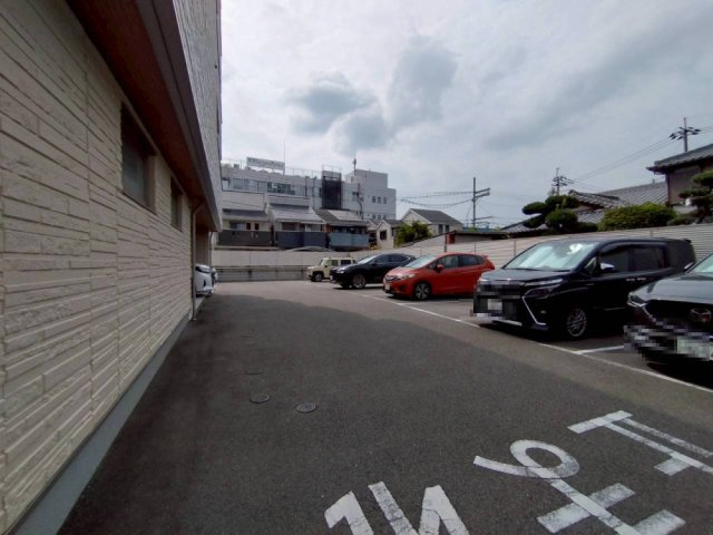 グランテージ高槻の駐車場