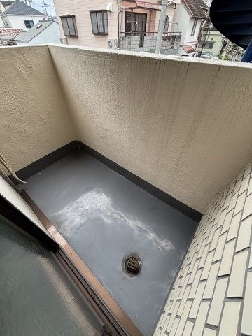 センチュリー寝屋川のバルコニー