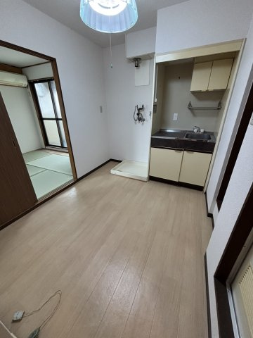 センチュリー寝屋川の居間・リビング