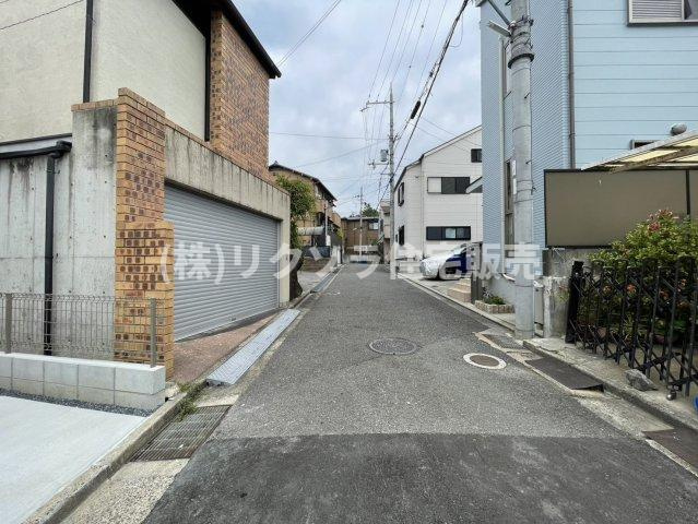 三井が丘三丁目　新築一戸建ての前面道路含む現地写真|■物件内覧・資金計画相談・住宅ローン相談、リフォーム相談、お問合せ受付中■
※当日・翌日のご内覧、ご相談はお電話でのお問合せがスムーズです！