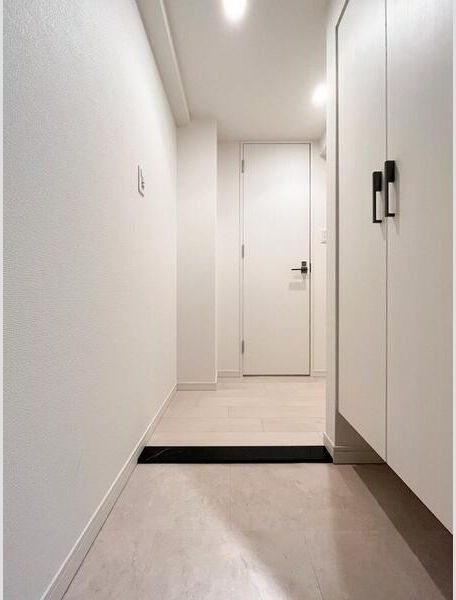S-RESIDENCE江坂Eminenceの玄関