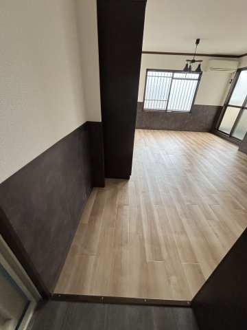 センチュリー寝屋川の玄関