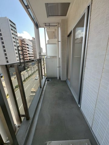 URBAN FLATS中之島 (旧 LaDouceur中之島)のバルコニー