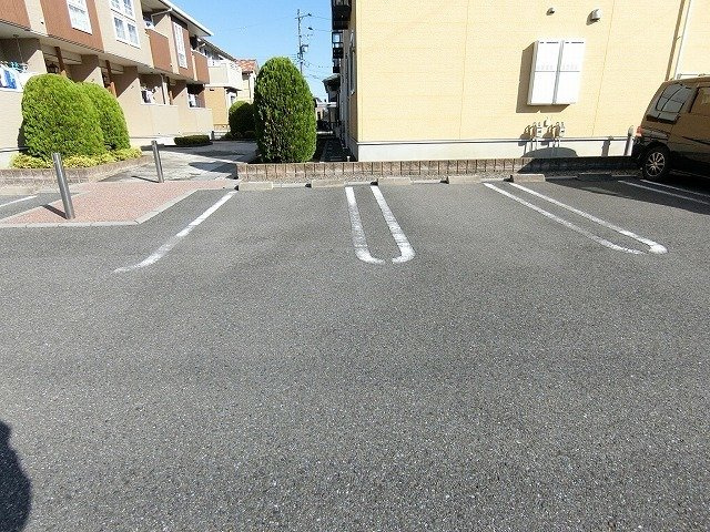 グリーンローズＡの駐車場