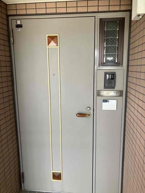 豊橋市羽根井町の中古マンションの玄関| 詳細はお気軽にお問合せください！
レスト不動産　TEL0532‐55‐1555
