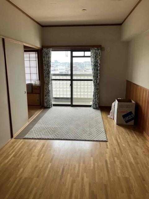豊橋市羽根井町の中古マンションの洋室| ナチュラル感のある洋室は、自分好みのインテリアが楽しめます♪
