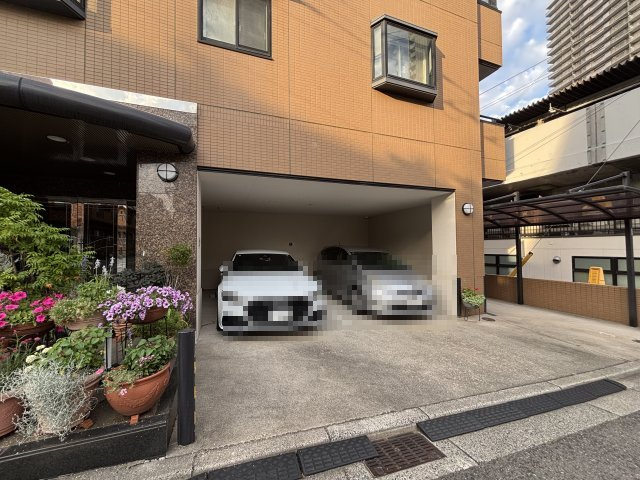 エスペランサ六甲道の駐車場