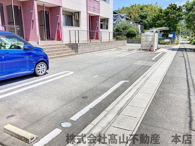 ヴァリオス・ステイツの駐車場