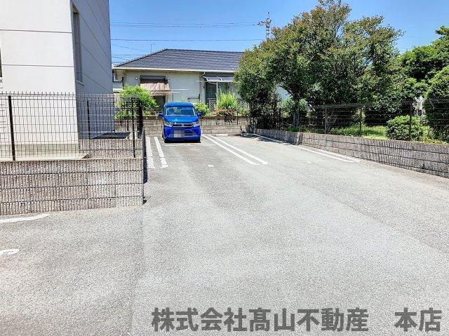 ヴァリオス・ステイツの駐車場