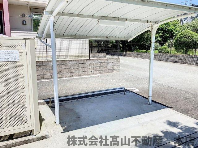ヴァリオス・ステイツの駐車場