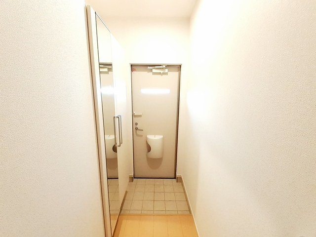 シャンブル　クレールⅠの玄関