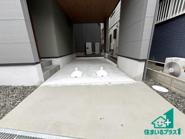 ■枚方市宮之阪　新築一戸建ての駐車場|駐車スペース！散水栓があるので、こまめに愛車を洗えます！