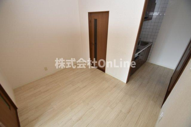 八尾市佐堂町１丁目の賃貸マンションの居間・リビング