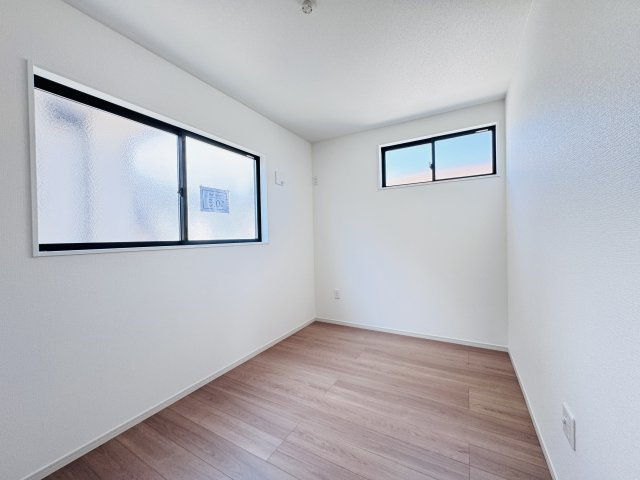 三郷市戸ヶ崎１丁目新築戸建【戸ヶ崎小学校:5分】の洋室|5帖洋室