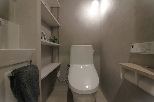 グランフレージュ四天王寺のトイレ|◆専用の手洗いスペースも完備された清潔感あふれる空間です♪
