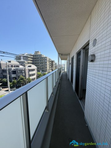レーベン鵠沼海岸ＢＬＵＥＮＯＶＡのバルコニー