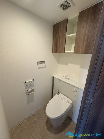 レーベン鵠沼海岸ＢＬＵＥＮＯＶＡのトイレ|コンパクトで使いやすいトイレです