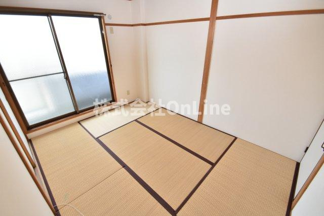 八尾市佐堂町１丁目の賃貸マンションの和室