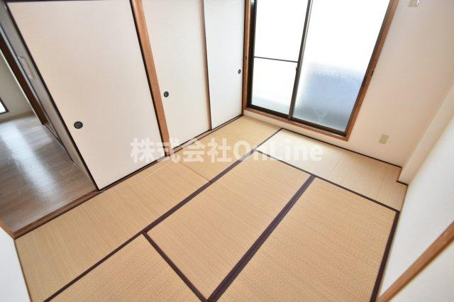 八尾市佐堂町１丁目の賃貸マンションの内装