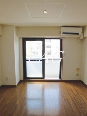 【居間・リビング】 | 桐屋ビル | 洋室のお部屋です。