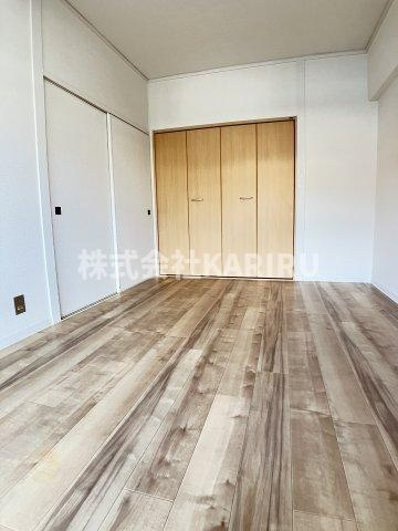 センチュリー鶴見の洋室