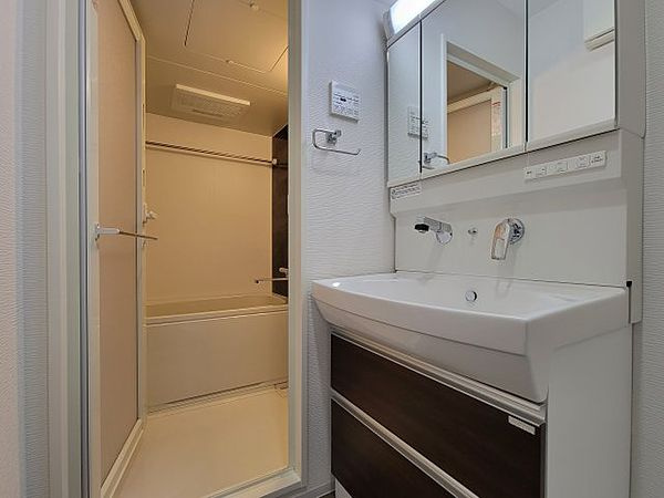 名古屋市中区丸の内２丁目の賃貸マンションの洗面所