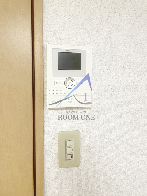 K&Mハイツ のセキュリティ|モニター付インターホンです。