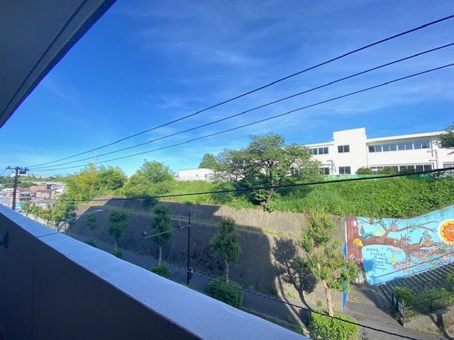 日神パレステージ弘明寺のその他|風も良く抜けるので心地良い空間のバルコニーです。
