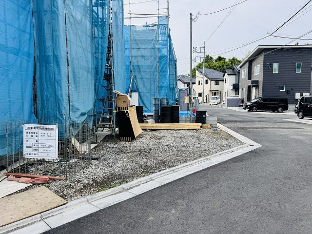 八王子市　石川町　新築一戸建て　７期の駐車場|～前面6ｍ道路につき駐車しやすいです～