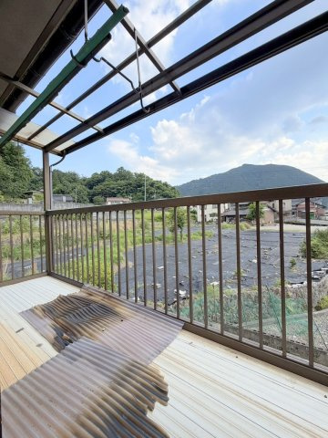 広島市安佐北区安佐町大字飯室の一戸建てのバルコニー