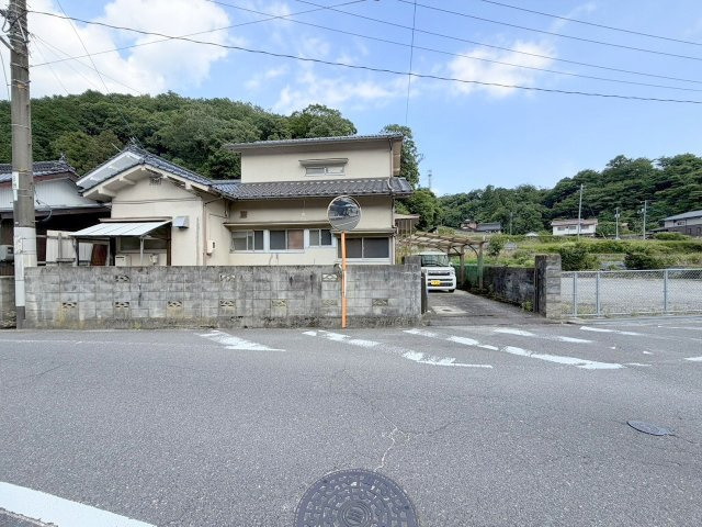 広島市安佐北区安佐町大字飯室の一戸建て