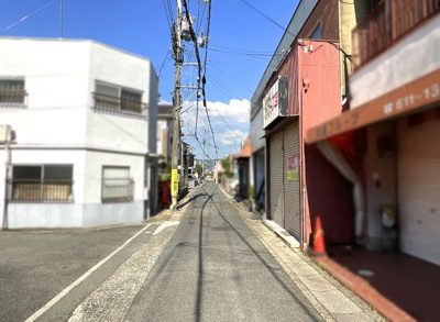 【前面道路含む現地写真】 | 伏見区向島庚申町　店舗付き住宅