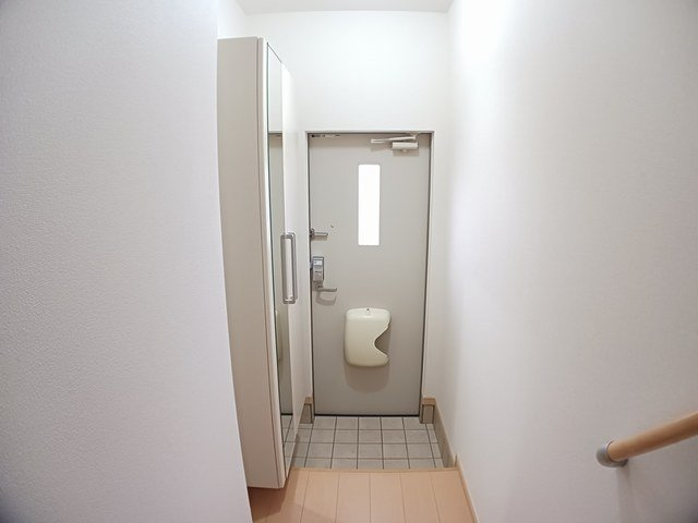 コートアイリスＡの玄関