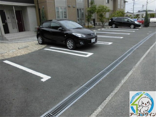 アークの駐車場