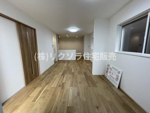 寿町　新築一戸建てのダイニング|LDK17.6帖
■物件内覧・資金計画相談・住宅ローン相談、リフォーム相談、お問合せ受付中■
※当日・翌日のご内覧、ご相談はお電話でのお問合せがスムーズです！