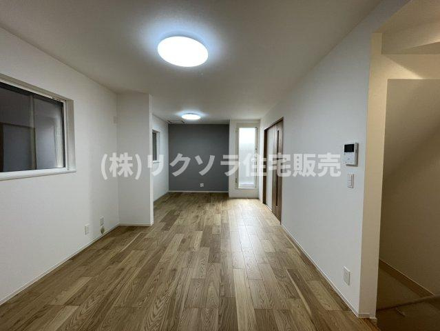 寿町　新築一戸建てのダイニング|LDK17.6帖
■物件内覧・資金計画相談・住宅ローン相談、リフォーム相談、お問合せ受付中■
※当日・翌日のご内覧、ご相談はお電話でのお問合せがスムーズです！