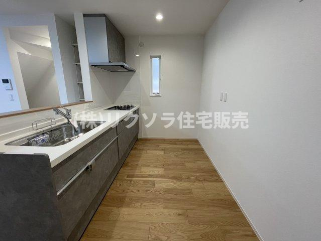 寿町　新築一戸建てのキッチン|LDK17.6帖
■物件内覧・資金計画相談・住宅ローン相談、リフォーム相談、お問合せ受付中■
※当日・翌日のご内覧、ご相談はお電話でのお問合せがスムーズです！