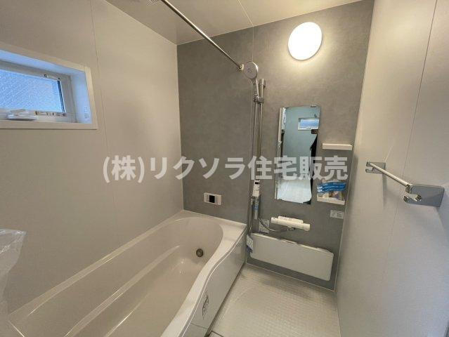 寿町　新築一戸建ての浴室|浴室乾燥機付き
■物件内覧・資金計画相談・住宅ローン相談、リフォーム相談、お問合せ受付中■
※当日・翌日のご内覧、ご相談はお電話でのお問合せがスムーズです！