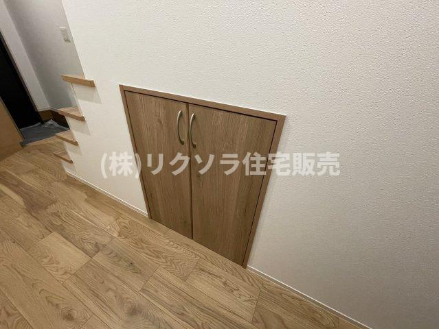 寿町　新築一戸建ての収納|1階　廊下収納
■物件内覧・資金計画相談・住宅ローン相談、リフォーム相談、お問合せ受付中■
※当日・翌日のご内覧、ご相談はお電話でのお問合せがスムーズです！