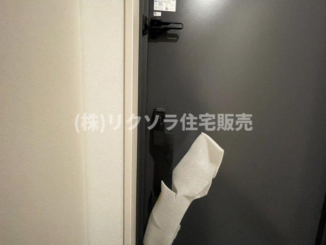 寿町　新築一戸建ての防犯設備|ツーシリンダー錠
■物件内覧・資金計画相談・住宅ローン相談、リフォーム相談、お問合せ受付中■
※当日・翌日のご内覧、ご相談はお電話でのお問合せがスムーズです！