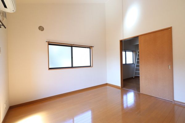 ポラリス橋本西 132の居間・リビング
